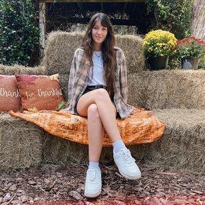 Meet your Posher, Megan